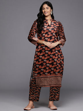 A PLUS BY AHALYAA Women Floral Printed Regular Gotta Patti Velvet Kurta with Trousers