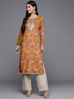 Women Floral Printed Patchwork Velvet Kurta