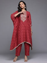 Ahalyaa Women Printed Pure Cotton Kurta with Trousers