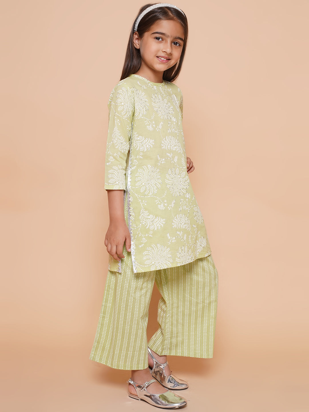 Girls Ethnic Motifs Printed Gotta Patti Pure Cotton Kurta & Palazzos