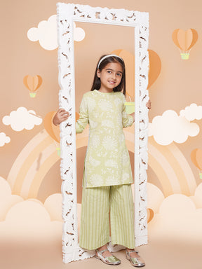 Girls Ethnic Motifs Printed Gotta Patti Pure Cotton Kurta & Palazzos