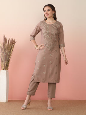 Women Ethnic Motifs Printed Regular Kurta with Trousers & With Dupatta