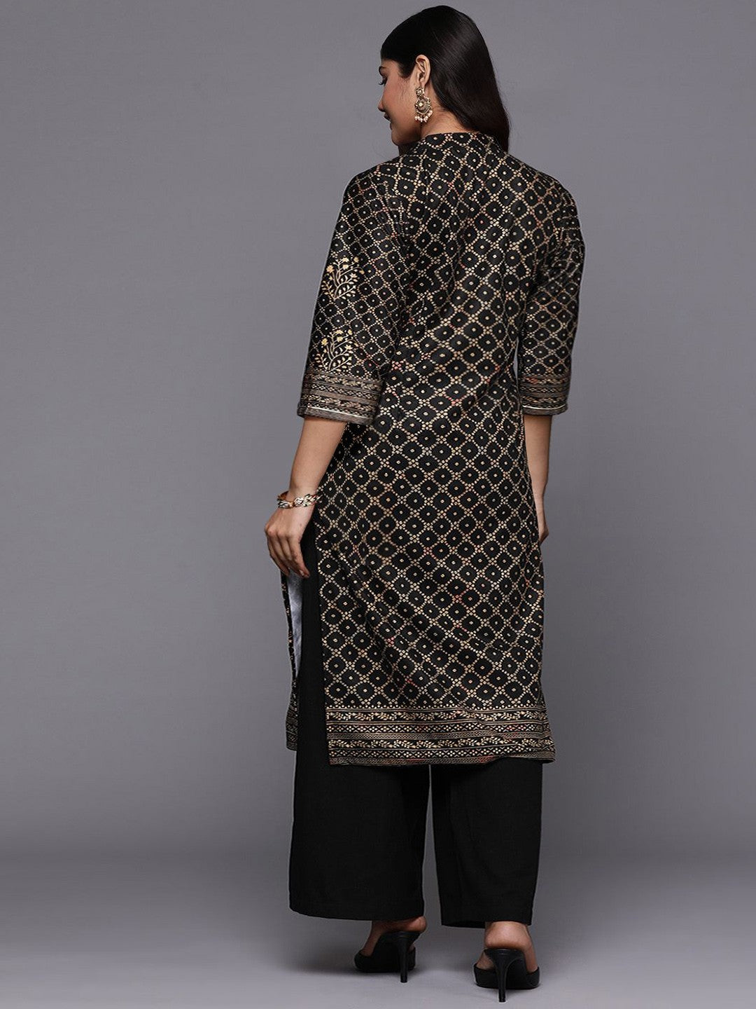 Women Bandhani Printed Gotta Patti Velvet Kurta