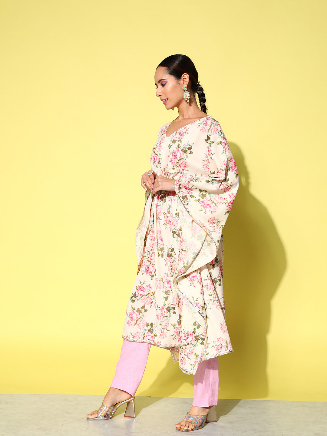 Ahalyaa Women Floral Printed Flared Sleeves Gotta Patti Floral Crepe Kaftan Kurta