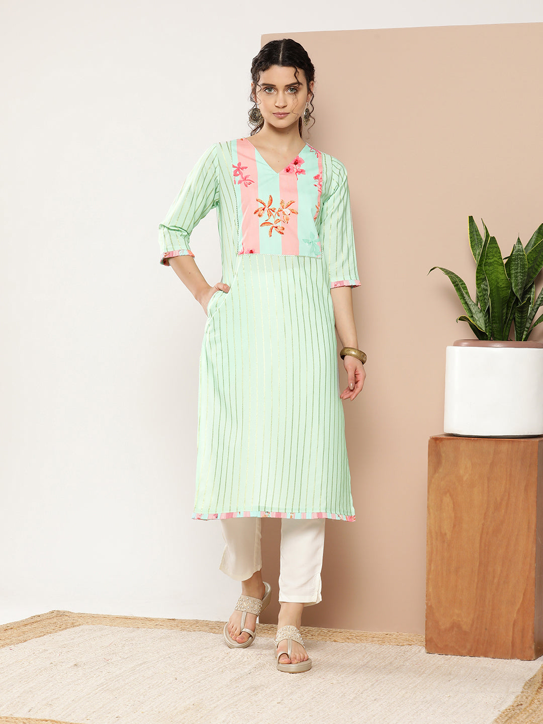 Ahalyaa Women Sea Green & Pink Striped Gotta Patti Floral Crepe Kurta