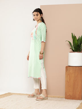 Ahalyaa Women Sea Green & Pink Striped Gotta Patti Floral Crepe Kurta