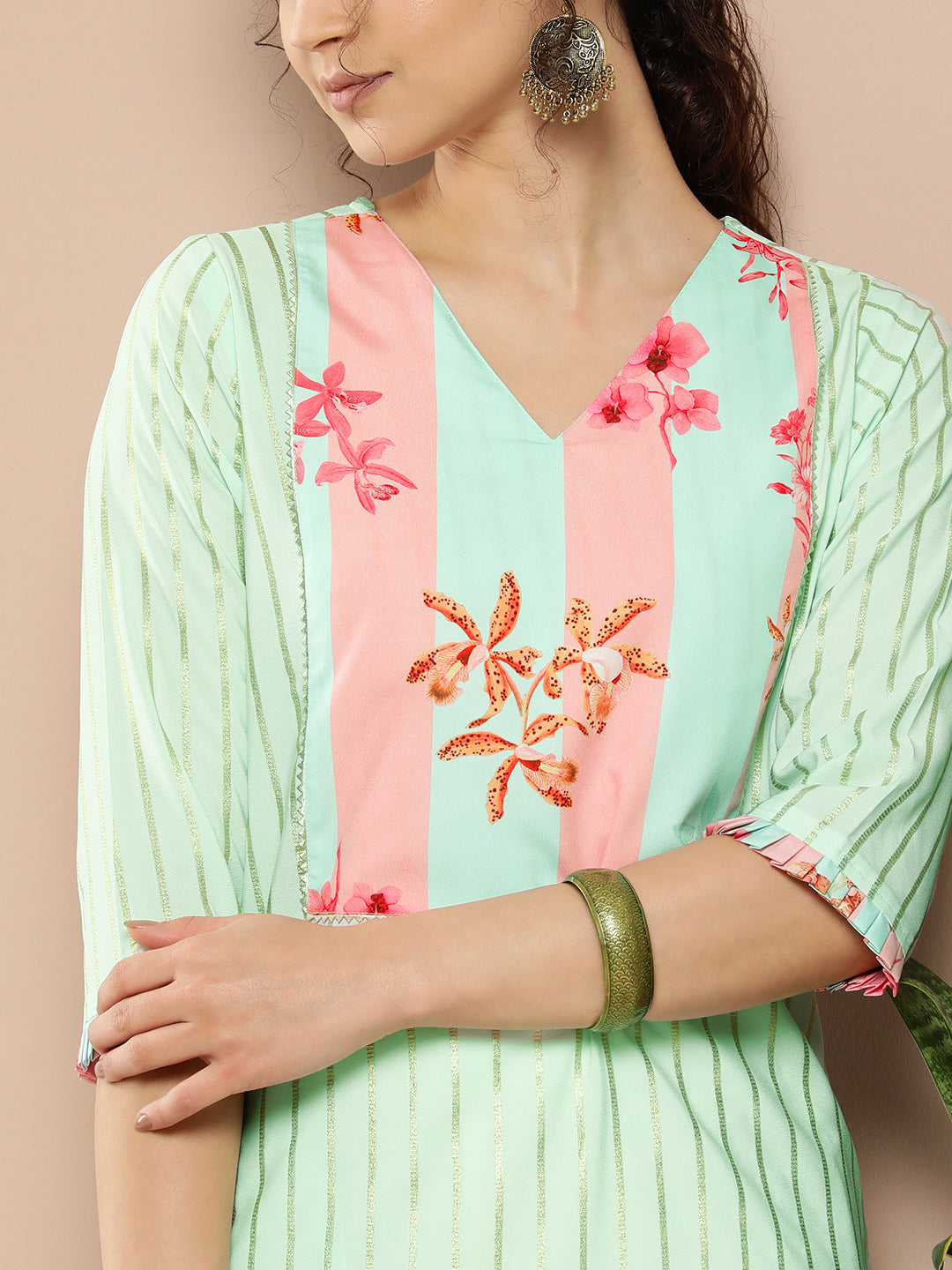 Ahalyaa Women Sea Green & Pink Striped Gotta Patti Floral Crepe Kurta