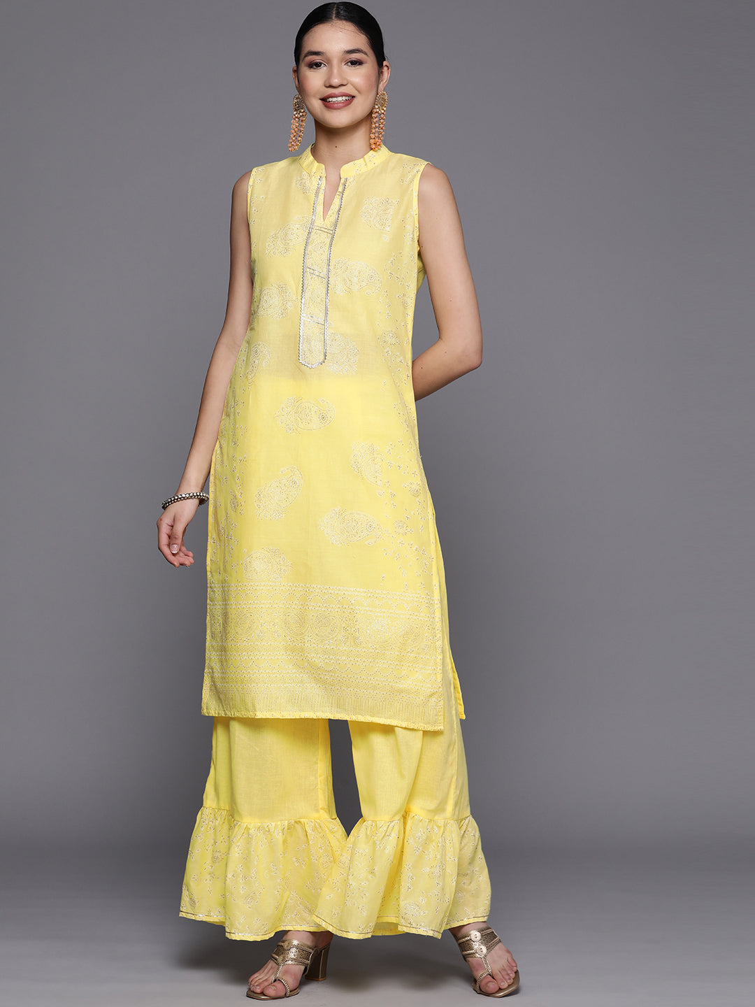 Ahalyaa Women Yellow Colour Pure Cotton Glitter Print Kurta Palazzo Set