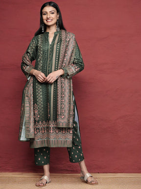 Green Printed Gotta Patti Velvet Kurta with Trousers & With Dupatta