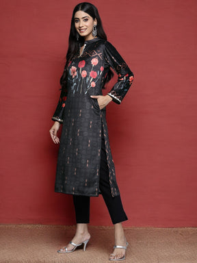 Ahalyaa Women Black & Red Floral Printed Gotta Patti Velvet Kurta