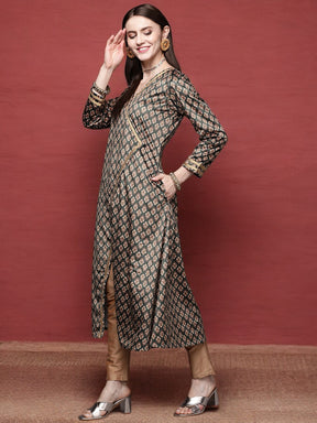 Green & Cream-Coloured Floral Printed Velvet Kurta