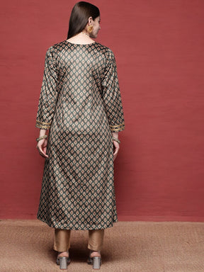 Green & Cream-Coloured Floral Printed Velvet Kurta