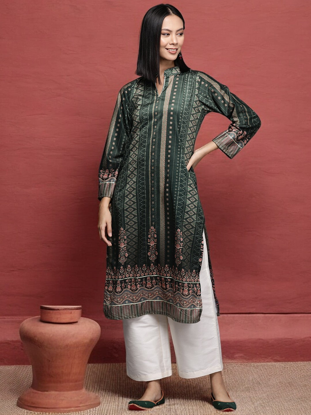 Green Geometric Printed Gotta Patti Velvet Kurta