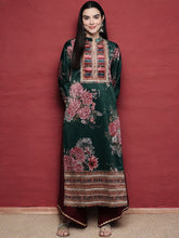 Women Floral Printed Gotta Patti Velvet Kurta