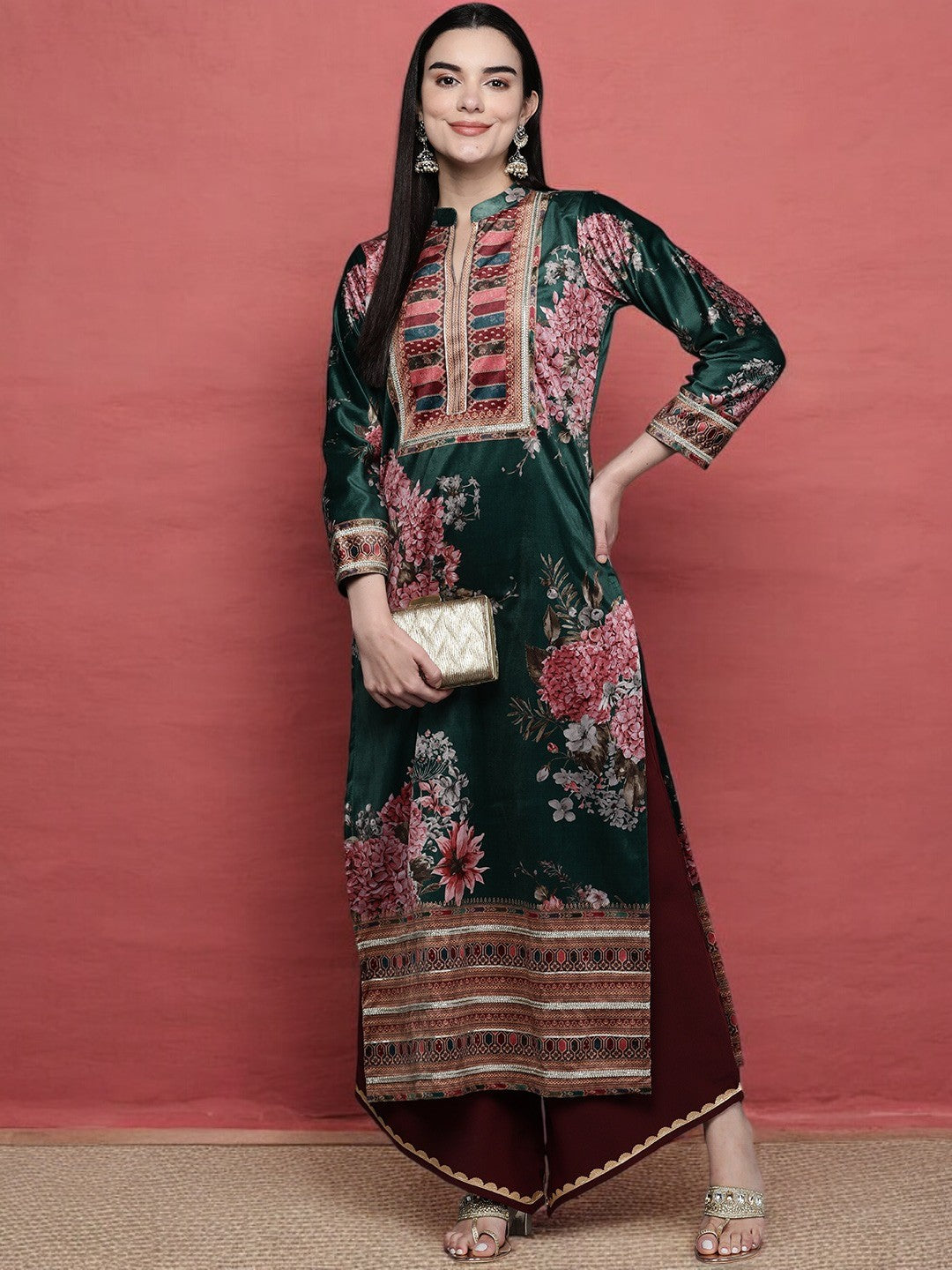 Women Floral Printed Gotta Patti Velvet Kurta