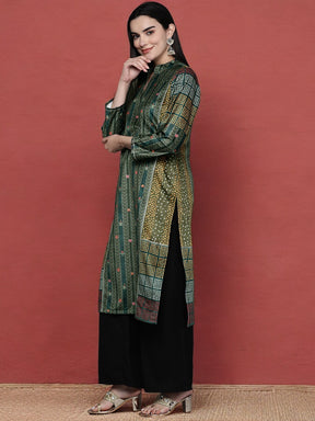 Women Printed Gotta Patti Velvet Kurta