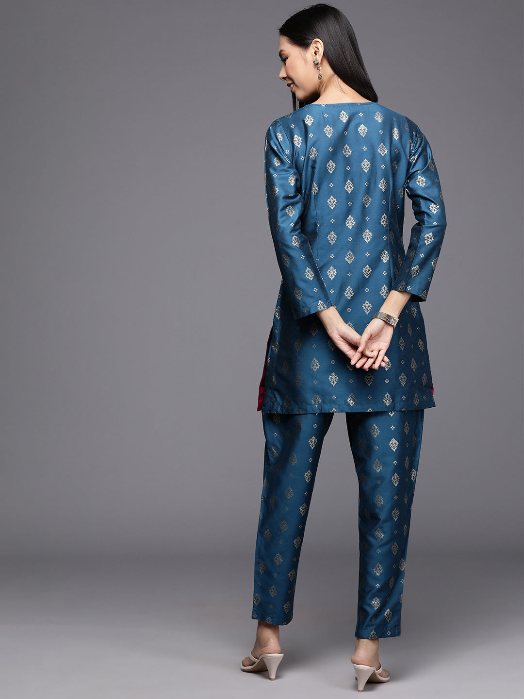 Ahalyaa Women Printed Tunic with Trousers