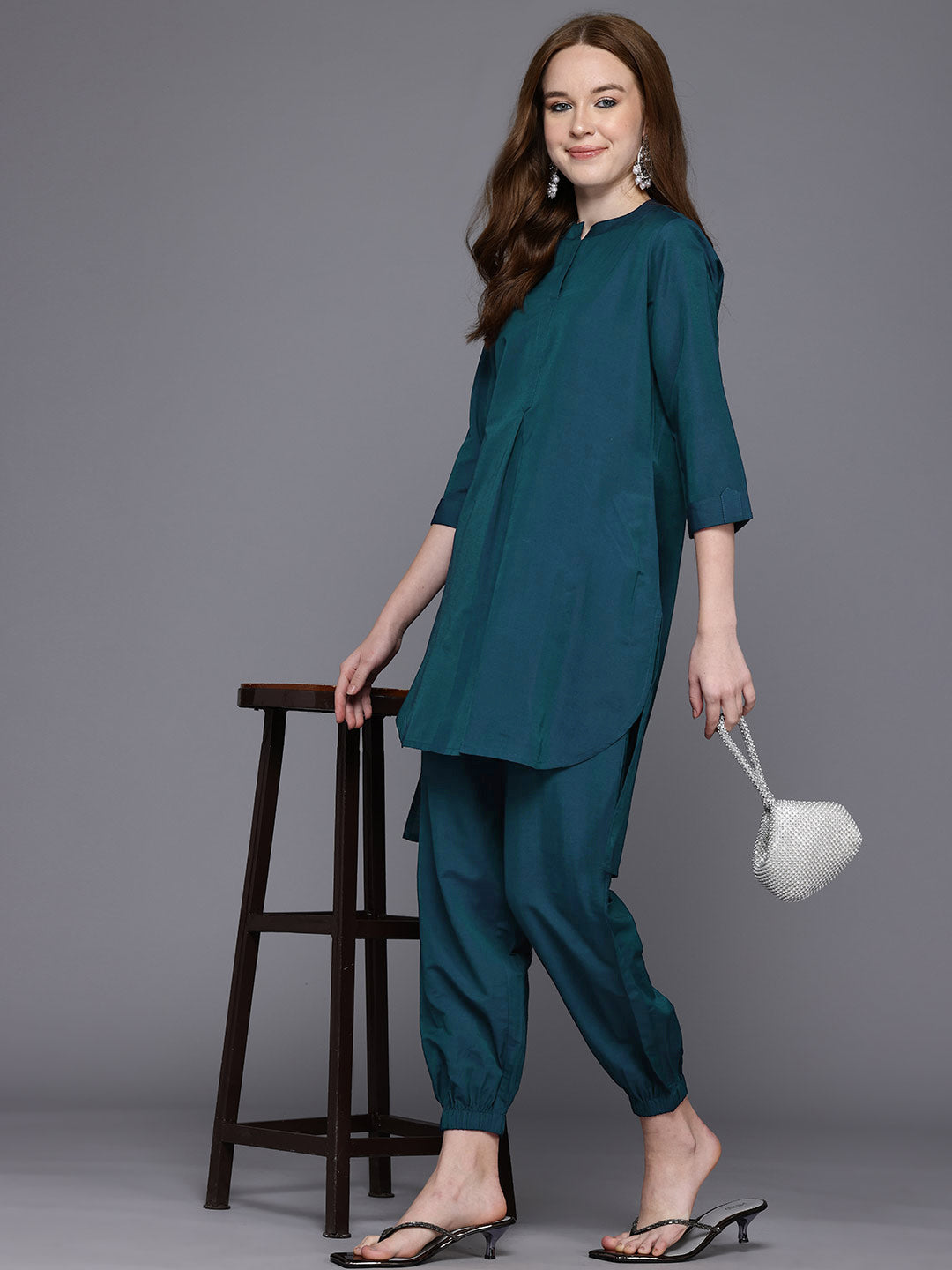 Ahalyaa Solid Tunic & Trousers Co-ords