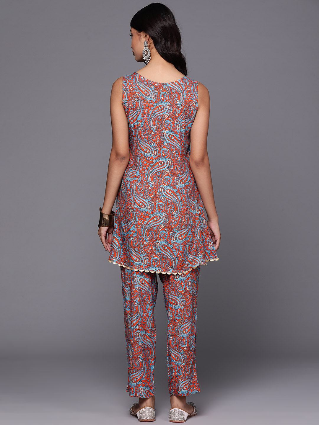 Ahalyaa Women Printed Tunic & Trousers with Gotta Patti Details