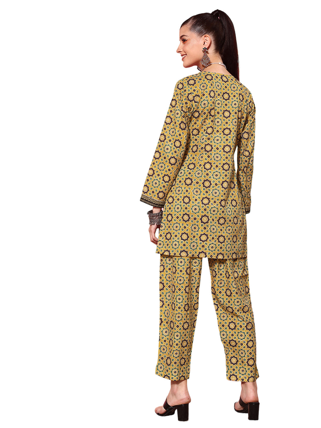 Ahalyaa Women Printed Tunic with Trousers