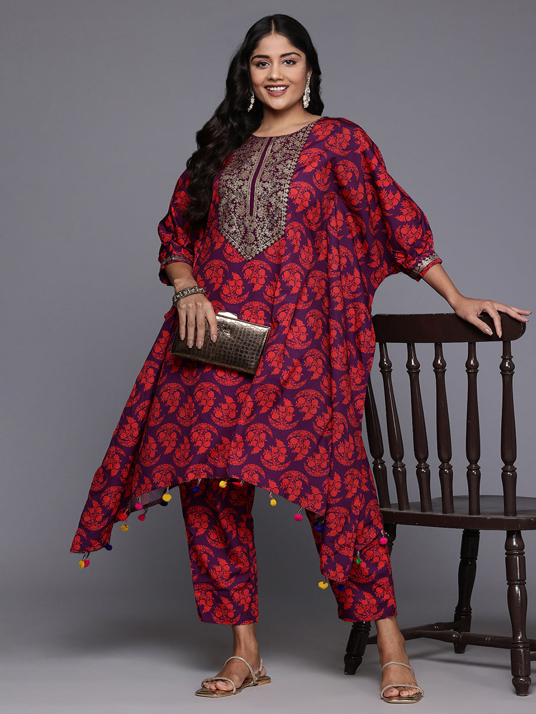 Women Floral Printed Regular Kurta with Trousers