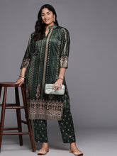 Ahalyaa Plus Size Digital Printed Velvet Kurta and Pant Set