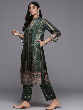 Ahalyaa Plus Size Digital Printed Velvet Kurta and Pant Set