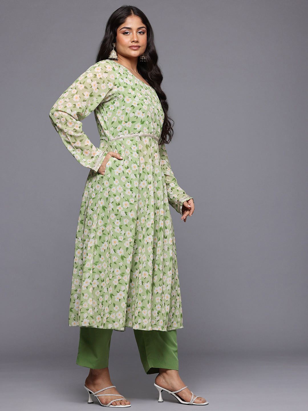 A PLUS BY AHALYAA Plus Size Floral Printed Gotta Patti Kurta with Trousers & With Dupatta