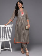 Plus Size Floral Printed High Slit Sequinned Kurta with Trousers