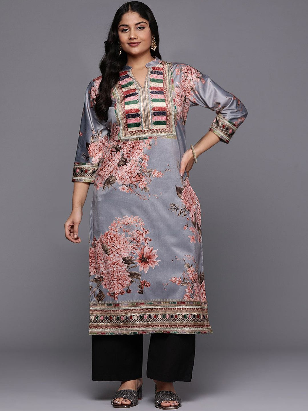 Women Floral Printed Gotta Patti Velvet Kurta