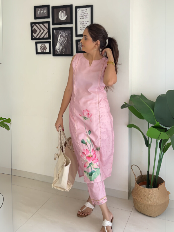 Pink Floral Printed Panelled Gotta Patti Pure Cotton Kurta with Trousers