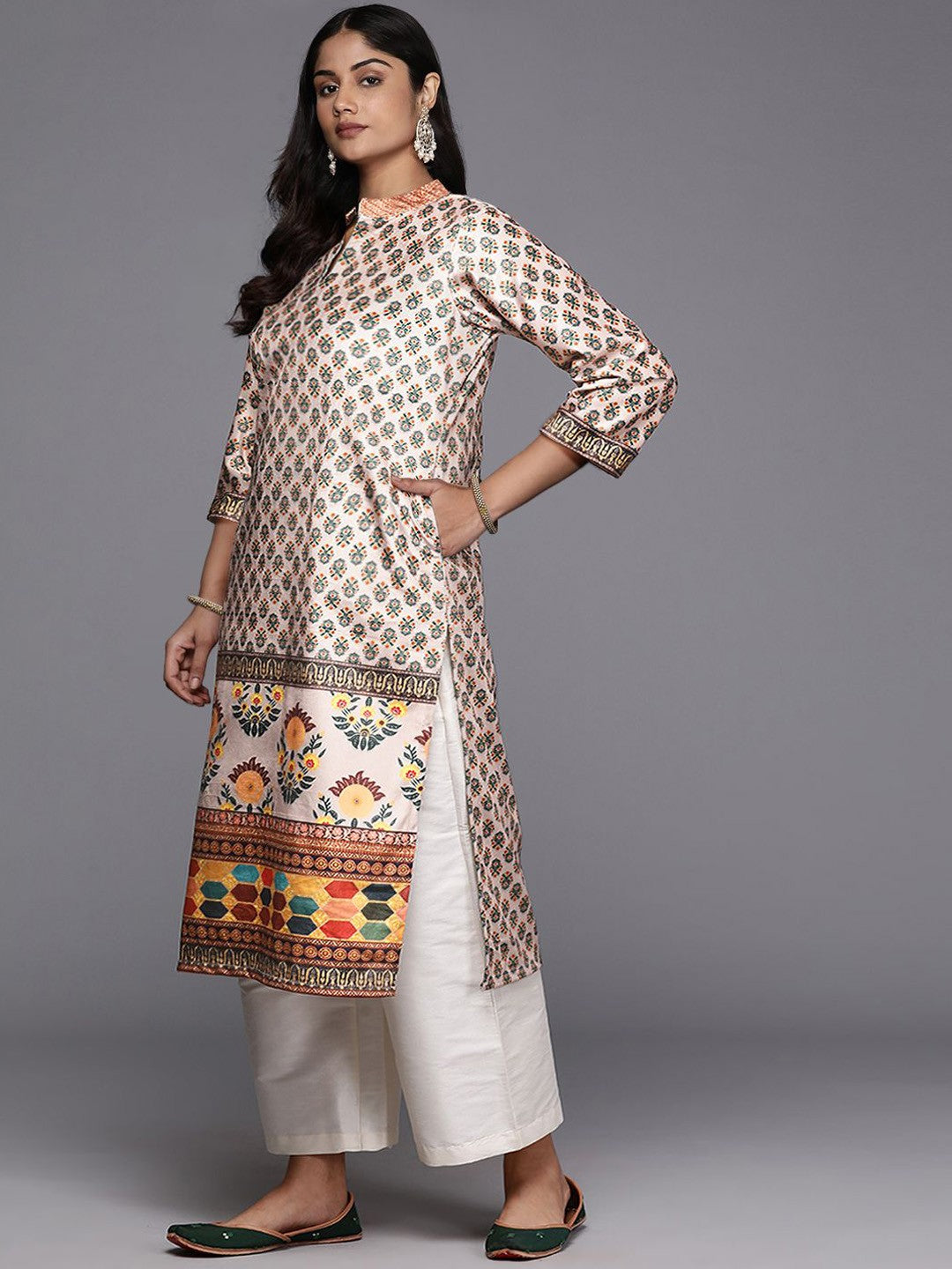 Women Floral Printed Thread Work Velvet Kurta