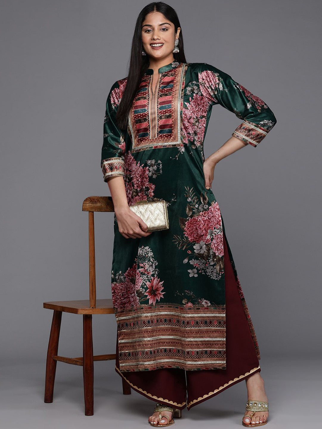 Women Floral Printed Gotta Patti Velvet Kurta