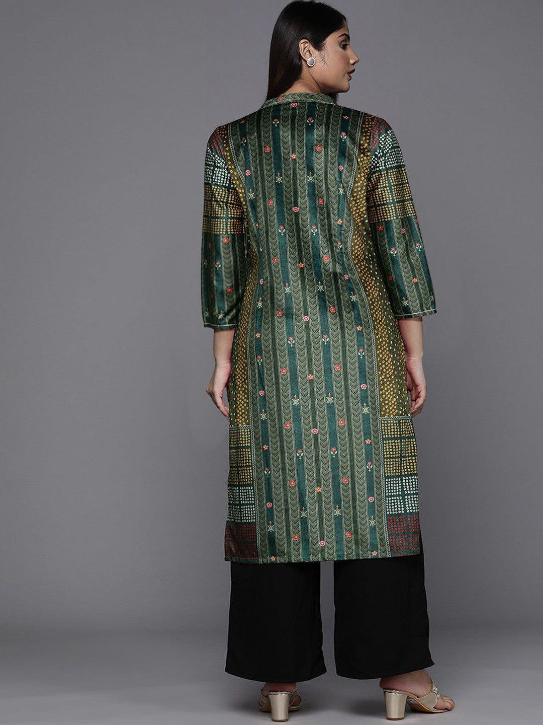 Women Printed Gotta Patti Velvet Kurta