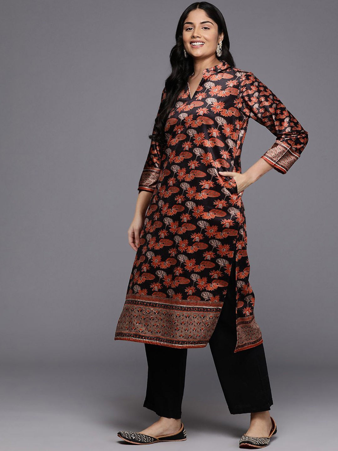 Women Floral Printed Gotta Patti Velvet Kurta